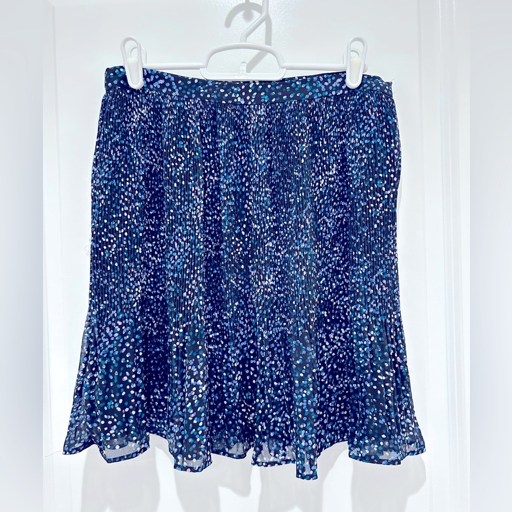 New with tags Banana Republic swinging blue pleated patterned skirt size 2
